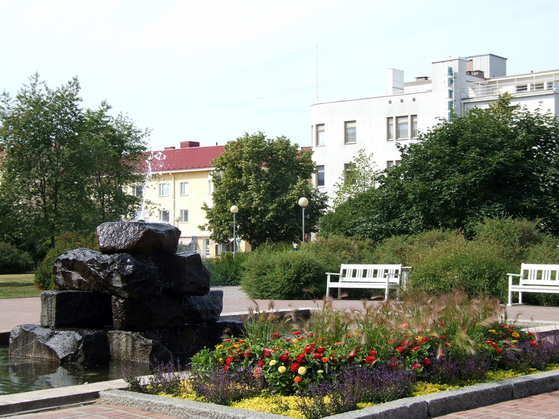 beauty in nature, flowering plant, outdoors, built structure, mannerheim, architecture, residential district, growth, sunlight, tree, sky, 1080P, Oulu