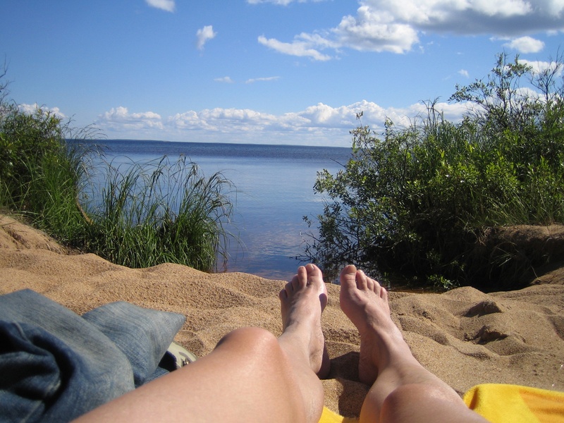 leisure activity, human foot, human body part, sunshine, sea, lake in finland, beach, horizon, 1080P, in oulu lake, body part, outdoors, sand, finnish