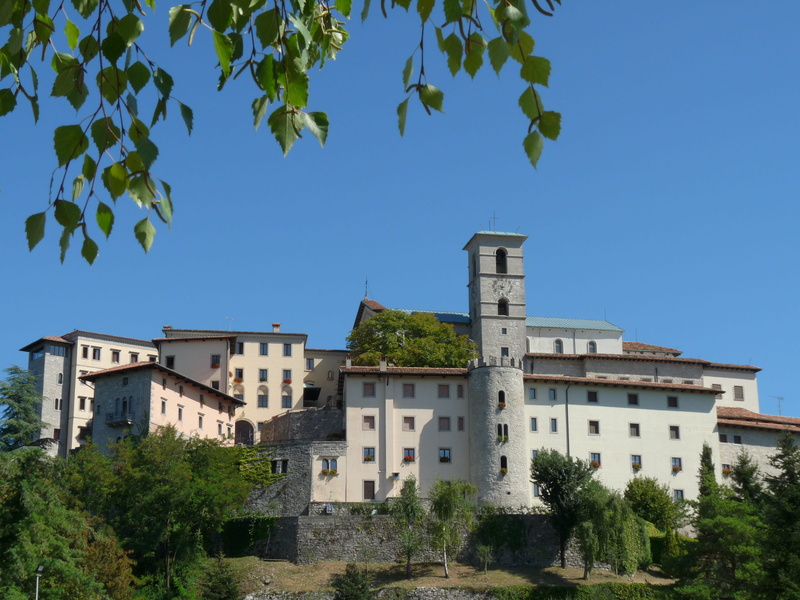 architecture, plant, sunlight, tree, residential district, nature, blue, day, travel destinations, built structure, sky, friuli, building, 2K, low angle view