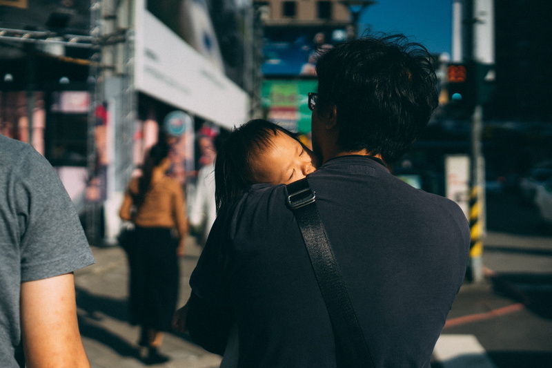 city, street, lifestyles, man, child, tarmac, two people, incidental people, pants, casual clothing, coat, city life, banister, people, 5K, leisure activity