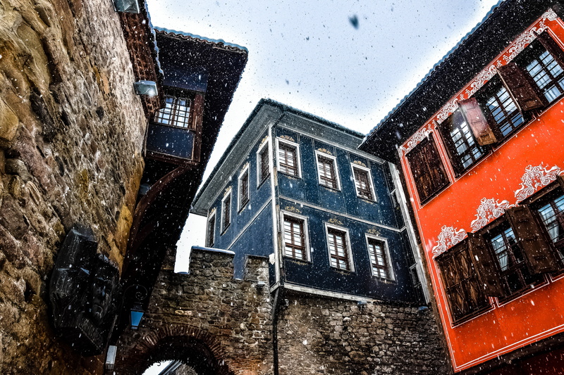 city, architecture, 5K, snowing, nature, the old town, first snow, plovdiv, row house, built structure, europe, snow, canal, day, window, outdoors, residential district