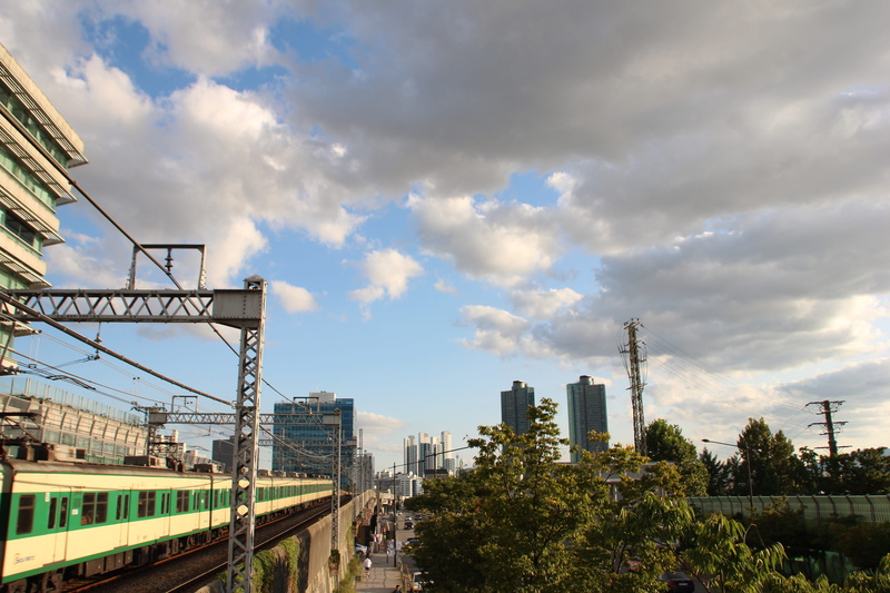 train, electric, connection, subway, shipping, 5K, cityscape, plant, electric train, skyscraper, office building exterior, no people, electricity, sky