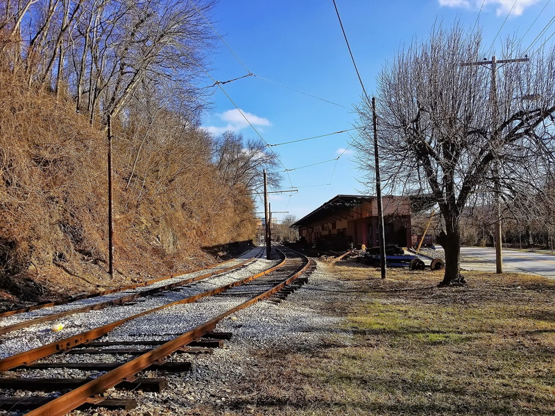 baltimore, tracks, sky, train, 1080P, track, transportation, mode of transportation, clear sky, rail transportation, grass, architecture, built structure