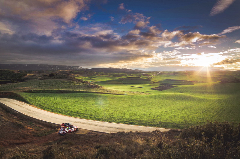 nature, photography, sky, green, sunset, sport, hill, meadow, scenics - nature, field, grass field, activity, travel, landscaped, sun, plant, leisure activity