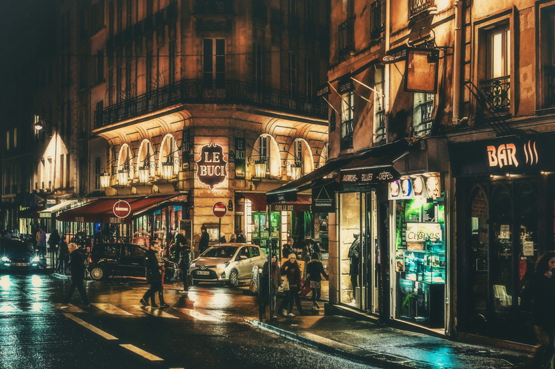 Paris, everyday life, city life, group of people, day, store, walking, mode of transportation, women, people, real people, city, transportation, Quartier Latin