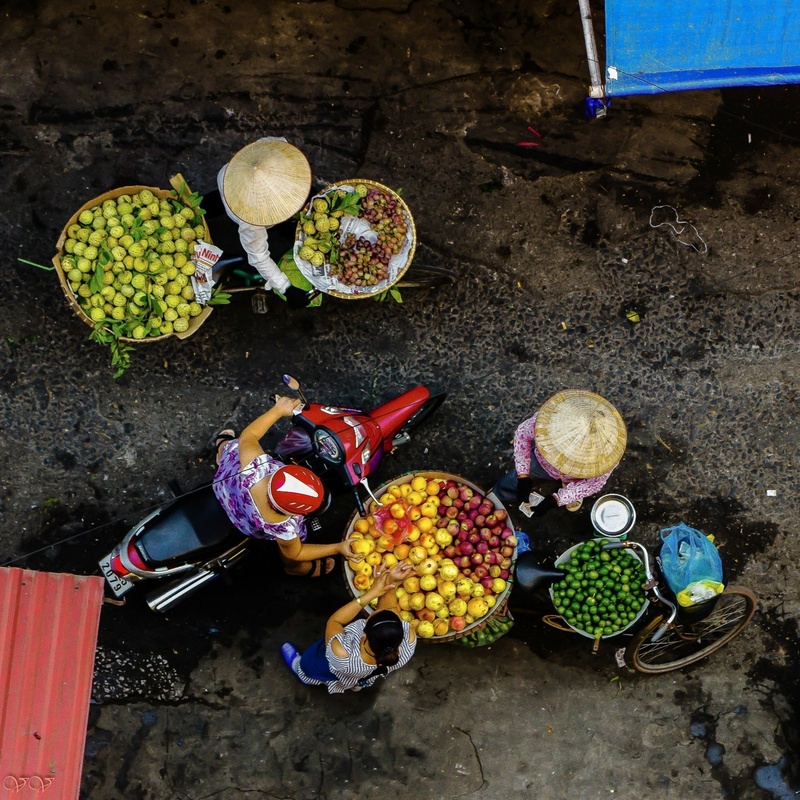 those, 1080P, the weight, city, choice, food, fruit, directly above, life, red, the city, environment, basket, high angle view, vietnam, contrast, table