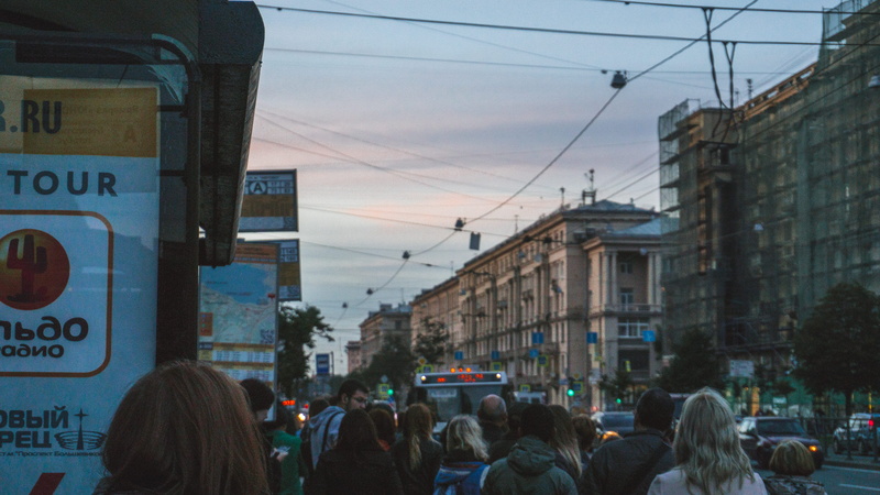 outdoors, 5K, avtovo station, women, motion, electricity, city, people, road, sky, saint petersburg, street, real people, bus, atmosphere, city life, waiting
