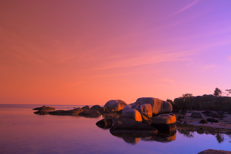 sea, outdoors, solid, waterfront, sky, sunrise, atmosphre, ocean, rock - object, celestial body, reflction, sunset, landscape, no people, beauty in nature