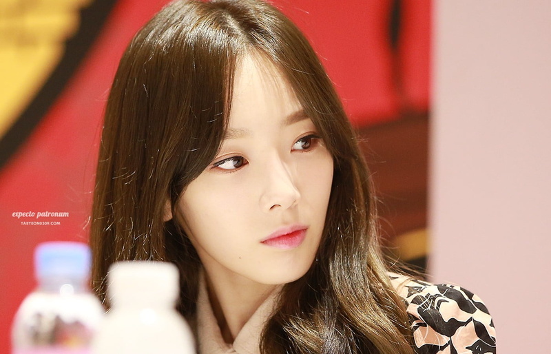 headshot, brunette, young adult, lipstick, wavy hair, Kim Taeyeon, young women, real people, long hair, brown eyes, portrait, lifestyles, hair, hairstyle