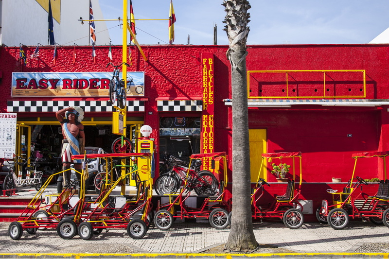 bicycles, indians, machinery, wheel, day, bike, old, text, land vehicle, city, nature, real people, truck, red, hauswand, easy rider, street, mode of transportation