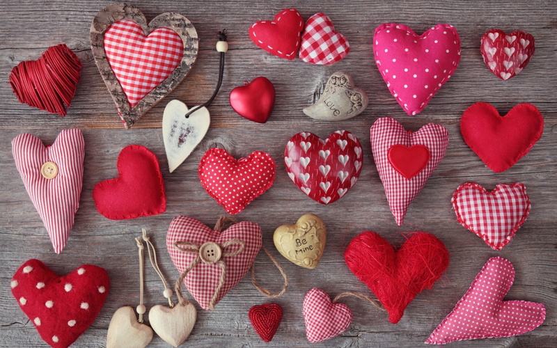 wooden surface, heart, 1080P