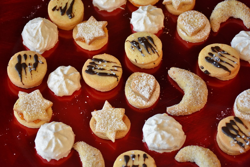 dessert, sweet, christmas cookies, vanillekipferl, still life, baked, in a row, close, butter, freshness, directly above, cone shape, dough, raw dough