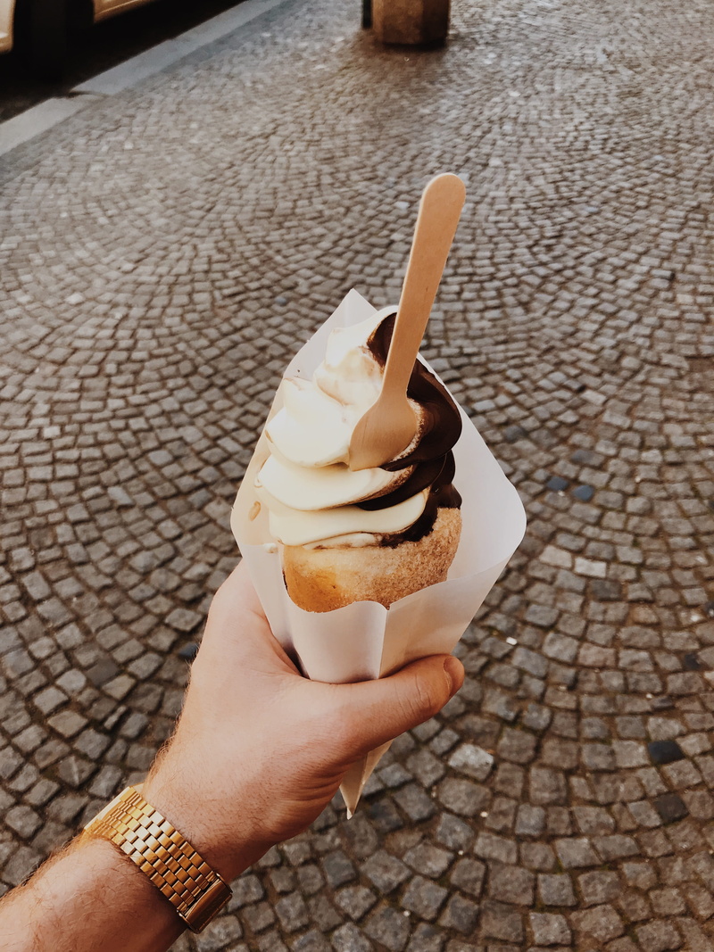 real people, take out food, sweet, human body part, creamy, indulgence, unhealthy eating, close-up, chocolate, one person, cream, epicure, freshness, cold