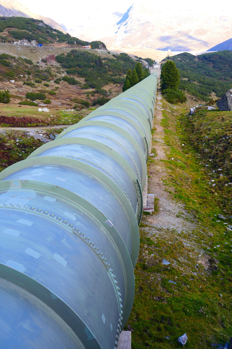 tranquil scene, day, field, scenics - nature, tranquility, industry, pressure water line, 5K, land, fuel and power generation, line, pipes, no people