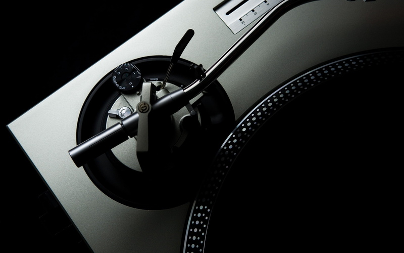 2K, control, equipment, steering wheel, car, technology, land vehicle, vehicle interior, communication, motor vehicle, air vehicle, mode of transportation