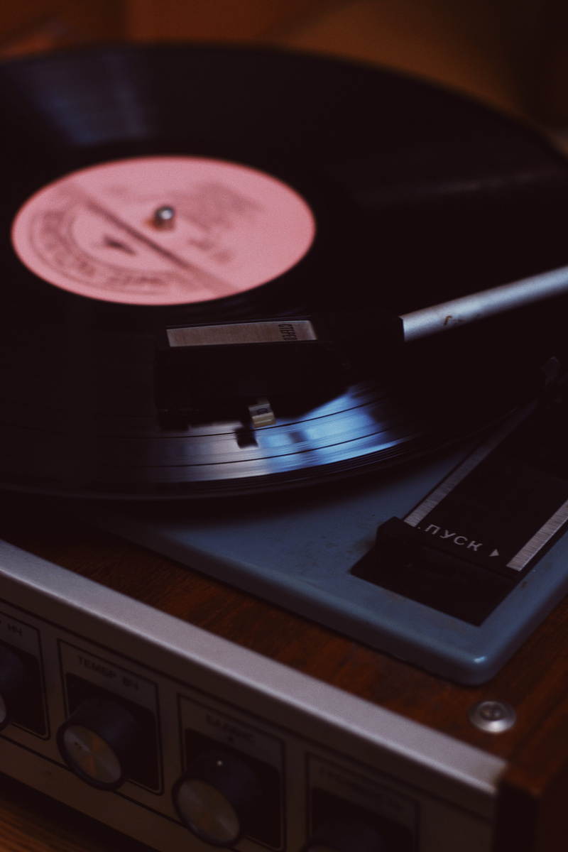 audio equipment, musical instrument, grey, technology, turntable, record, musical equipment, 5K, gramophone, spinning, player, vinyl, nostalgia, no people