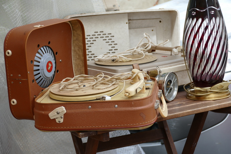 telephone, radio, lp, vintage, landline phone, close-up, gramophone, retro styled, connection, vinyl, table, no people, the past, history, 5K, old, record player
