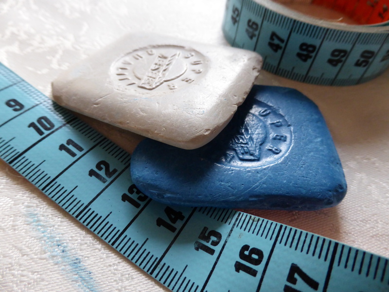 near, indoors, stones, white, investment, tape, craft, substances, blue, 4K, centimeters, business, measuring, still life, nähutensilien, scale, ruler