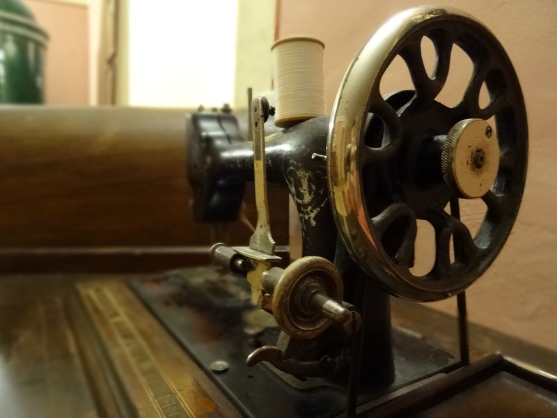 business, selective focus, 2K, antique, wood - material, machine part, valve, manufacturing equipment, sewing machine, textile industry, metal, control