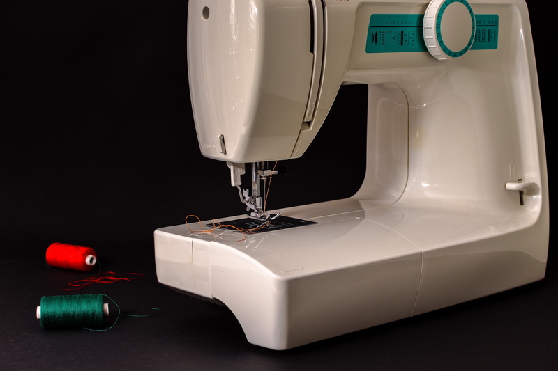 metal, equipment, 4K, craft, industry, machine part, sewing thread, machine, technology, yarn, electrical equipment, white, indoors, portable, sew, healthcare and medicine
