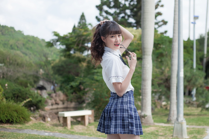 4K, outdoors, women outdoors, bangs, women, model, brunette, smiling, miniskirt, looking at viewer, Angela Wei Ting, glasses, shirt