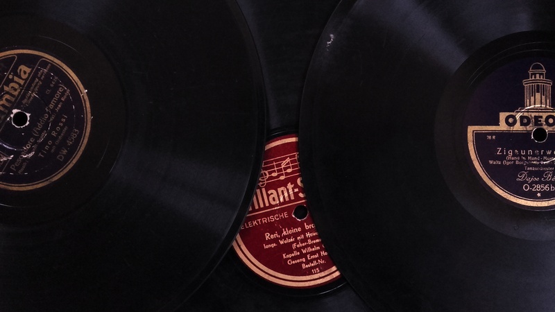 discs, two, vintage, car interior, vinyl, motherboard, wealth, indoors, communication, car, cd, motor vehicle, 2K, retro, vehicle interior, close-up, black color