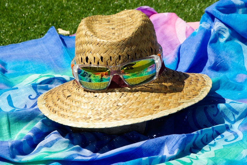 close-up, towel, basket, wicker, straw hat, high angle view, 4K, sack, hat, clothing, nature, blue, outdoors, textile, container, day, no people, green color