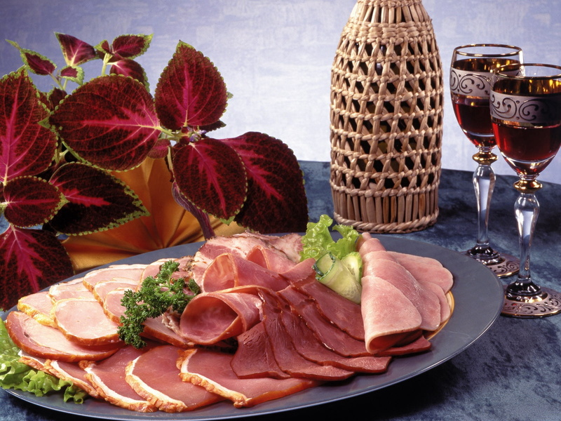 meat, healthy eating, crockery, indoors, no people, freshness, seafood, decanter, wineglass, refreshment, sausage, dinner, table, luxury, food and drink