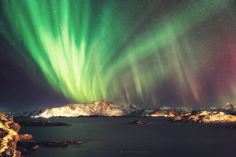 night, Northern lights, 1080P, the ocean, Mark Gee, rocks, photographer