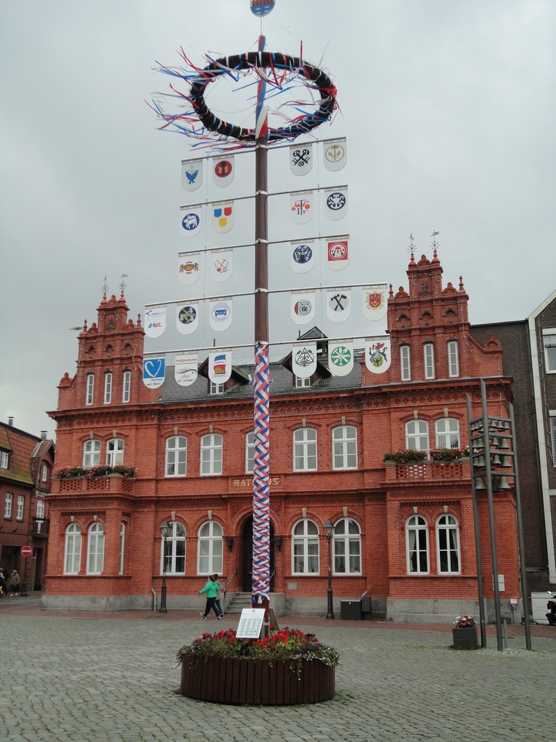 building exterior, architecture, heiligenhafen, 2K, travel destinations, old, north sea, clock, city, decoration, no people, low angle view, town hall