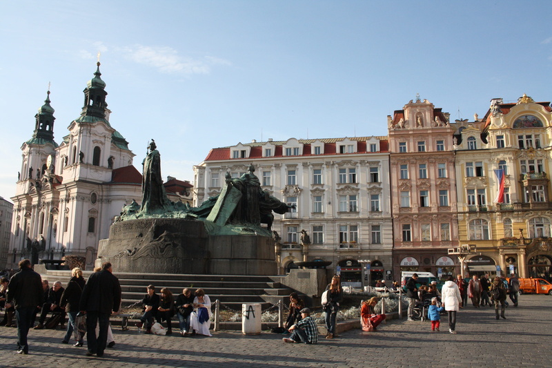 building exterior, real people, large group of people, sky, tourism, nature, historic centre of prague, travel, monument, sculpture, art and craft, reformer hus