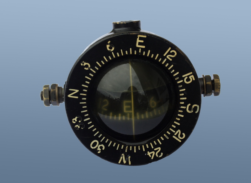 single object, march, still life, compass point, south, clock hand, compass, personal accessory, schwimmkompass, watch, minute hand, navigation, bearing