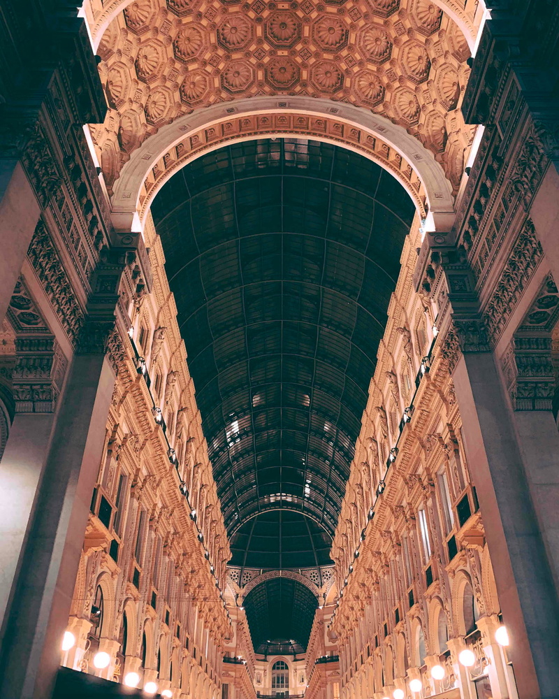 illuminated, outdoors, architecture, arch, day, history, city, italy, low angle view, tourism, 1080P, built structure, duomo di milano, lighting equipment