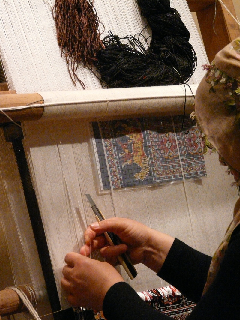 teppichknuepferin, weave, turkey, finger, holding, activity, human hand, adult, human body part, skill, carpet, indoors, one person, lifestyles, craft