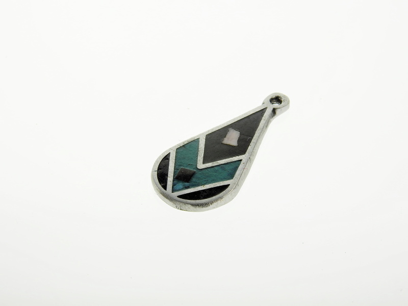 expensive, hygiene, no people, shiny, 4K, noble, guidance, heritage, accsessoires, value, symbol, medical equipment, design, jewellery, old, logo, representation