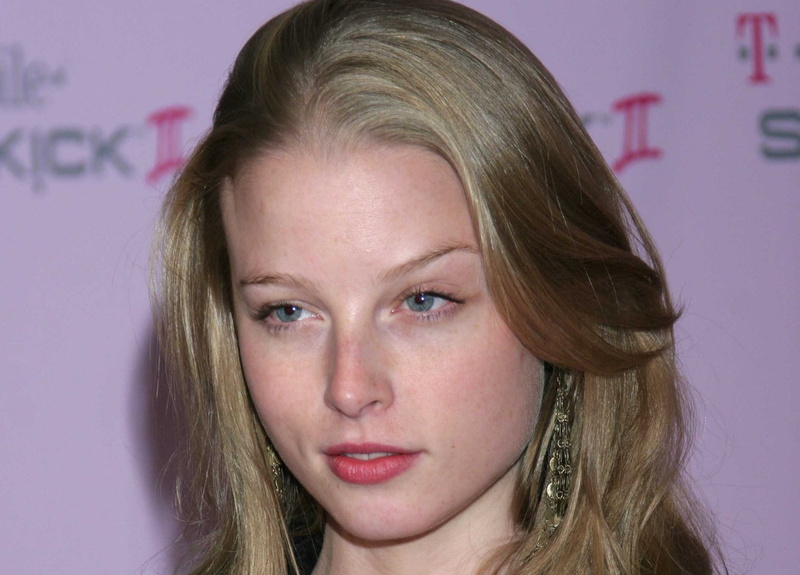 long hair, rachel nichols women blue eyes face blonde, hairstyle, one person, headshot, child, young adult, focus on foreground, looking at camera, 1080P