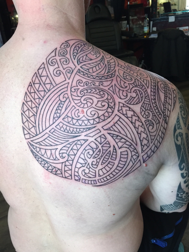 midsection, art, body art, pattern, floral pattern, move, decoration, tattoo, shirtless, lifestyles, shoulder, painted, new zealand, leisure activity, indoors