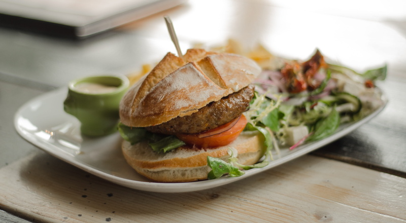 lettuce, tomato, lunch, american, breakfast, 4K, food and drink, meat, close-up, no people, french food, ready-to-eat, Food, plate, still life, focus on foreground