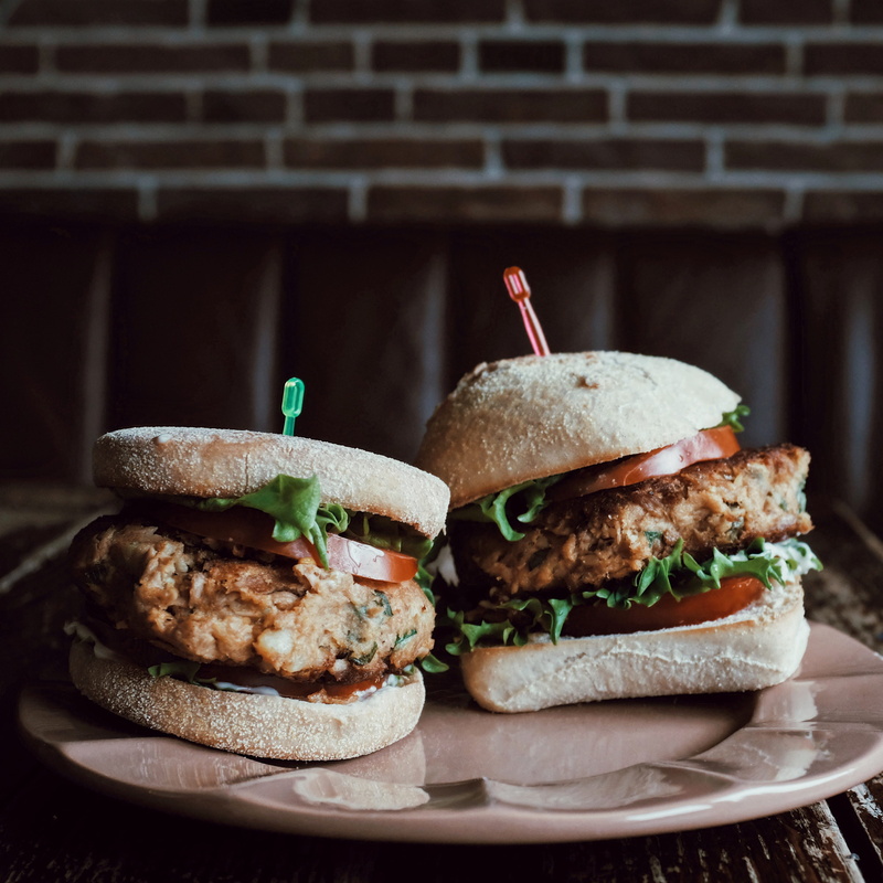 burger, burgers, freshness, cooking, fast food, two, unhealthy eating, indulgence, indoors, close-up, snack, no people, 2K, sandwiches, served, focus on foreground