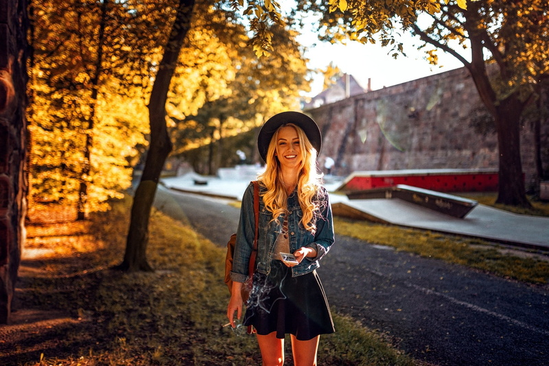 cigarettes, women outdoors, Miro Hofmann, smiling, trees, women, 1080P, blonde, smoke, hat, denim, skirt