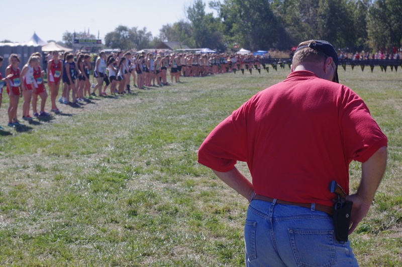 festival, uniform, xc, girls, land, lifestyles, men, rear view, field, official, runners, starting line, outdoors, large group of people, race, running race