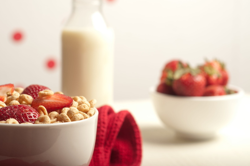 4K, healthy eating, yogurt, dairy product, nutrition, freshness, cereal, cereals, red, granola, fruit, food and drink, milk, meal, white, seed, breakfast