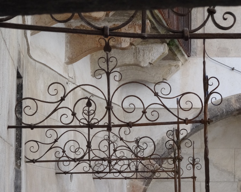 wall - building feature, building, no people, historically, railing, metal, balcony, outdoors, building exterior, jewellery, built structure, security