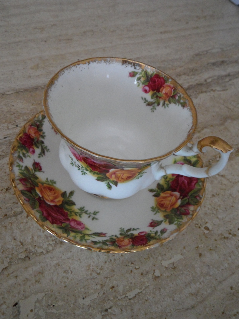 fine, decorated, mug, tea, verschnörkelt, floral, crockery, food and drink, old, indoors, close-up, tableware, tender, tea cup, high angle view, porcelain