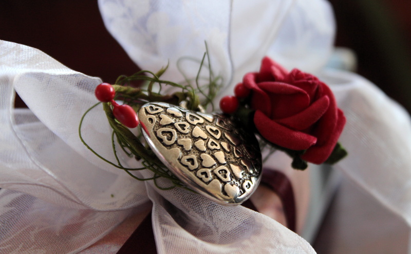 trailers, adult, human hand, flower, decoration, gift, textile, floral pattern, blossom, beautiful, clothing, arrangement, celebration, filigree, rose