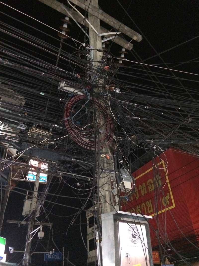2K, outdoors, connection, inzheniriya, fuel and power generation, low angle view, built structure, wire, metal, building exterior, post, architecture