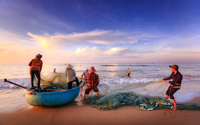 2K, fishing industry, fishermen, catch of fish, sky, cloud - sky, water, sea, group of people, nature, ocean, fisherman, occupation, transportation, beach
