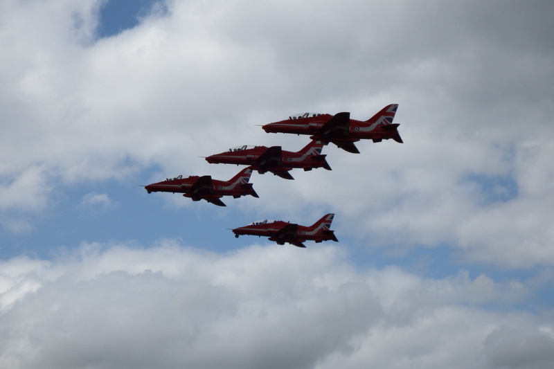 outdoors, aerospace, red arrows, plane, nature, no people, vertebrate, afterburner, teamwork, cloud - sky, 4K, military, motion, jet, animal, airplane