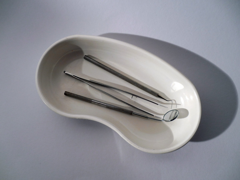 fork, kitchen utensil, table knife, no people, knife, directly above, instruments, medical, household equipment, steel, doctor, equipment, plate, sterile