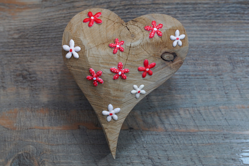 floral, heart shape, valentines day, love, cute, celebration, romantic, symbol, still life, dekoherz, white floret, copy space, close up, table, congratulations